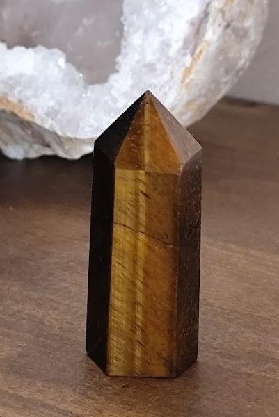 Torre de Ojo de Tigre – Mineral Natural de 7 cm