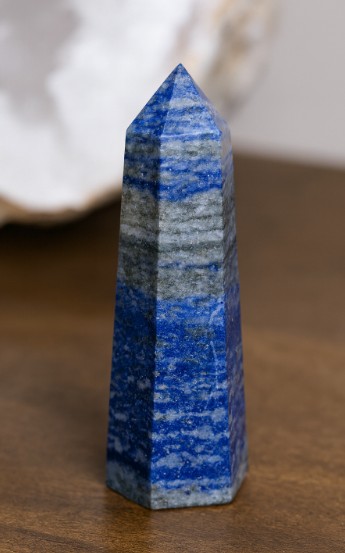 Punta de Lapislázuli Natural – Mineral Protector y Espiritual