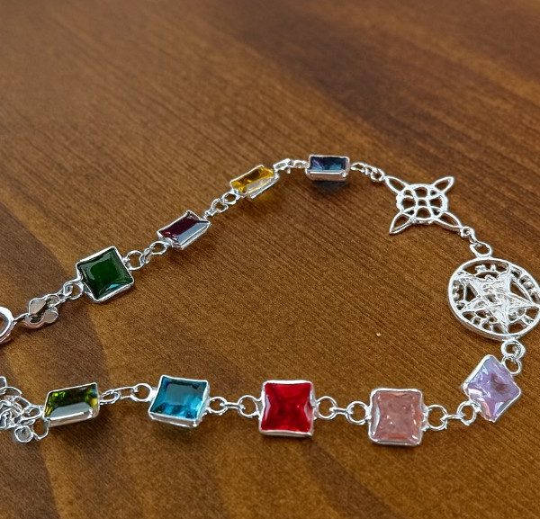 Pulsera Plata Doble Protección Circonitas Colores – Nudo de Bruja y Tetragramatón