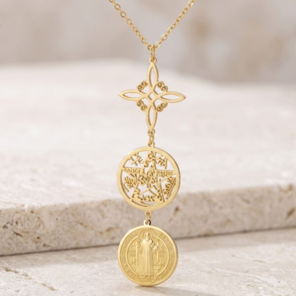 COLLAR ACERO DORADO TRIPLE PROTECCIÓN