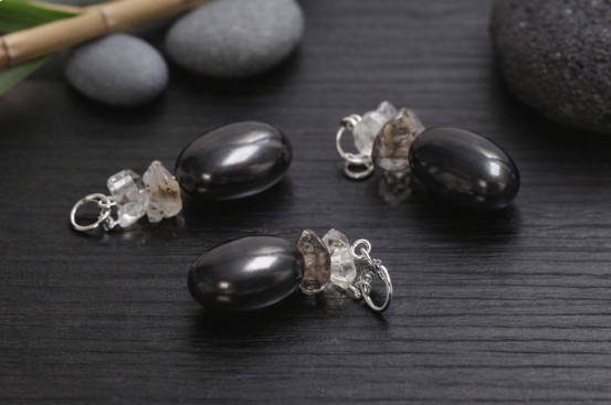 Colgante de Shungit con Diamante Herkimer