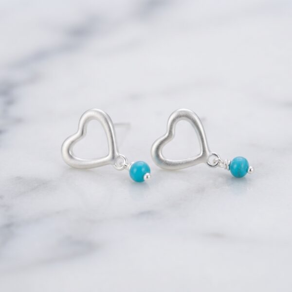 Pendientes de Botón Corazón con Ágata Azul