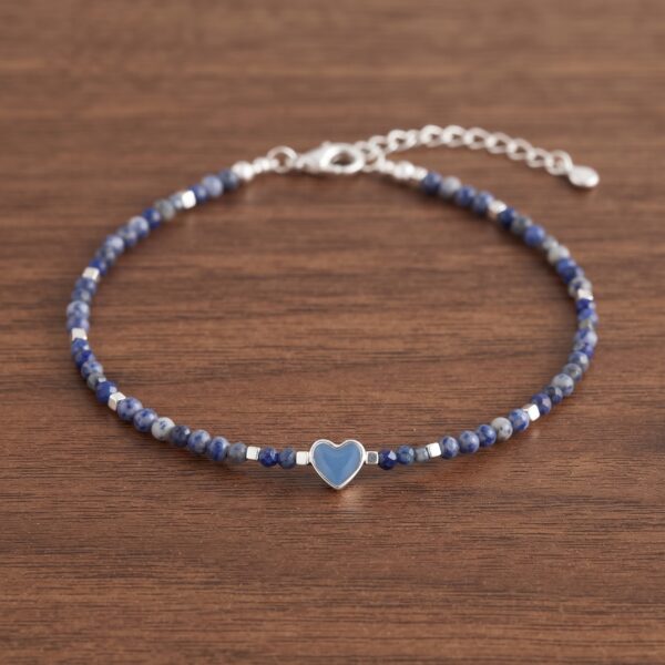 Pulsera de Lapislázuli con Corazón y Baño de Plata