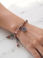 Pulsera de Rodonita Facetada con Dije de Drusa y Baño de Oro de 18k - Imagen 2
