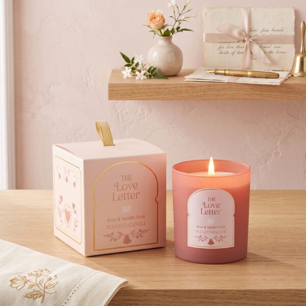 Vela Aromática "The Love Letter" – Rose & Vanilla Musk